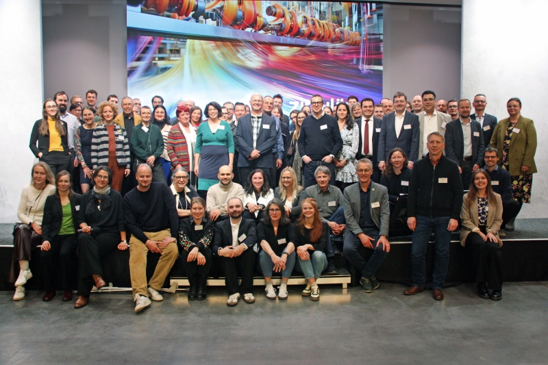 Gruppenfoto der Auftaktkonferenz